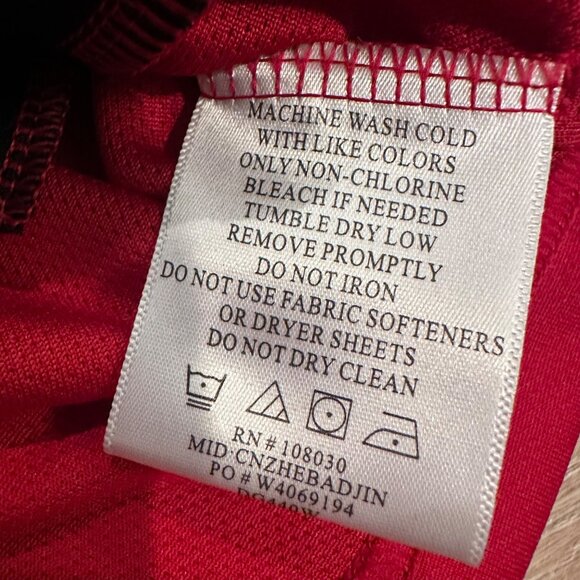 DEVON & JONES WOMENS RED MEDIUM 3/4 ZIP PULLOVER SHIRT NEW - Picture 5 of 7